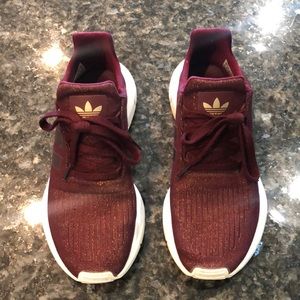 MAROON ADIDAS SWIFT SHOES